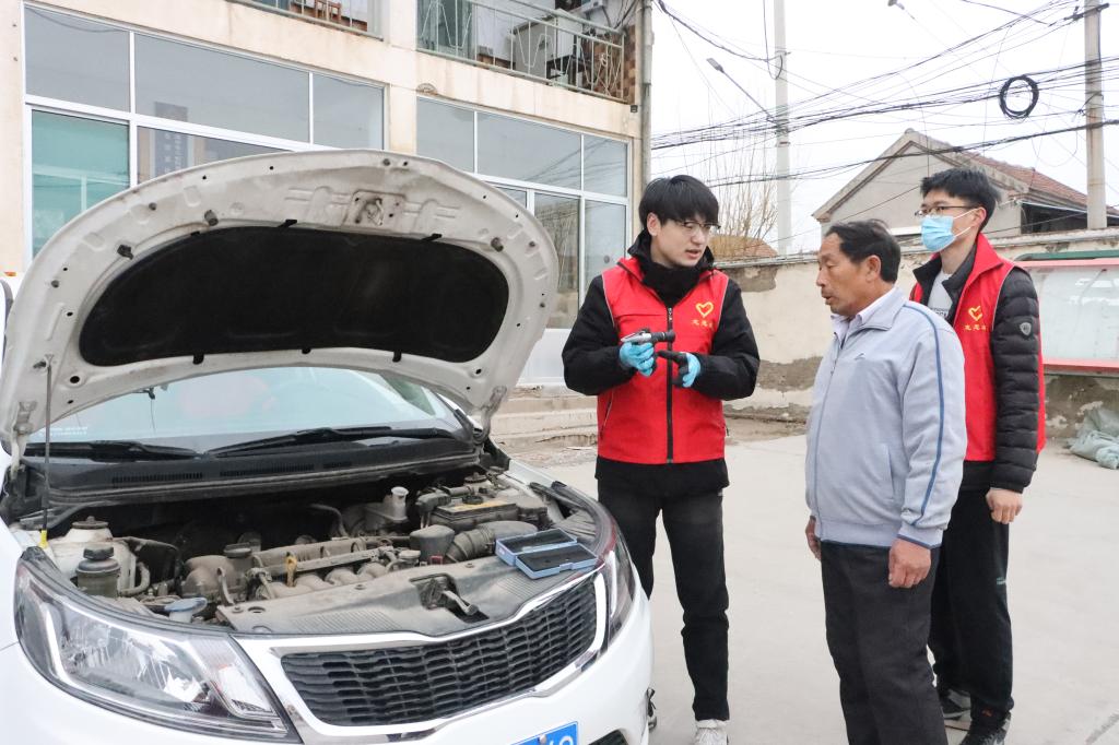 汽车工程学院开展“服务进社区，志愿暖人心”志愿服务活动