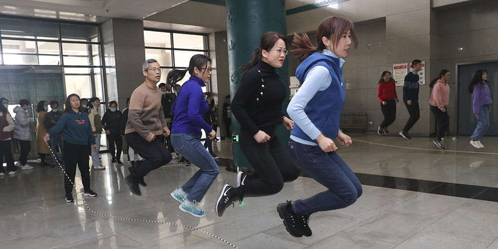 “巾帼心向党 齐力助双高”跳大绳友谊赛